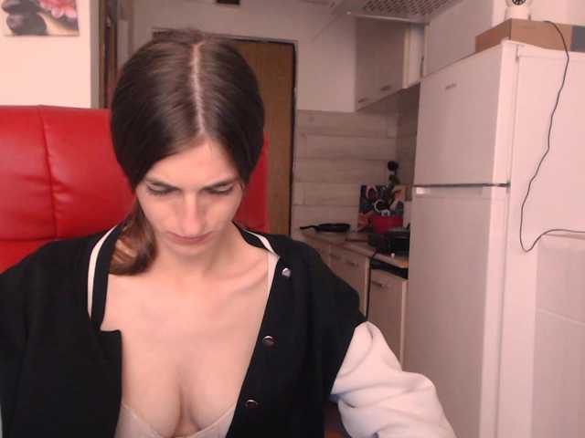 Simyhvn live cam on BongaCams