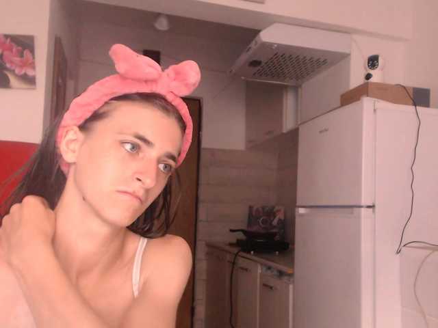 Simyhvn live cam on BongaCams