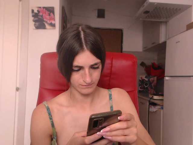 Simyhvn live cam on BongaCams