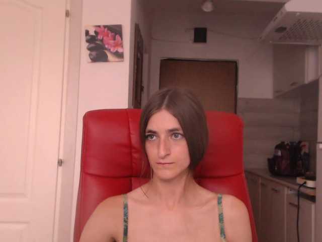 Simyhvn live cam on BongaCams