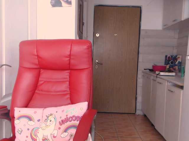 Simyhvn live cam on BongaCams