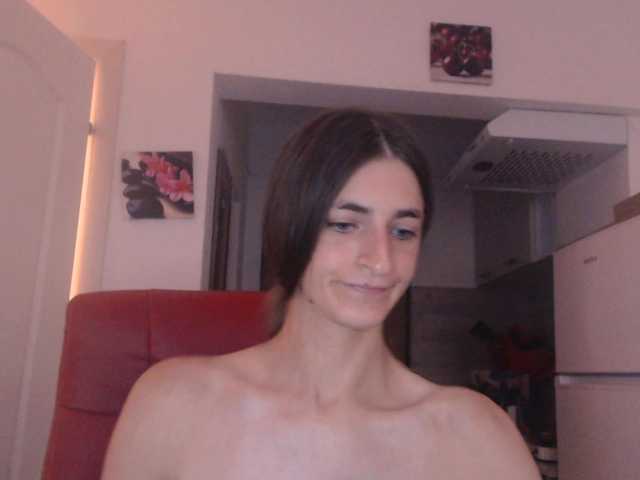 Simyhvn live cam on BongaCams