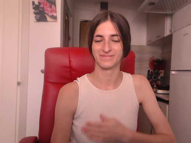 Simyhvn live cam on BongaCams