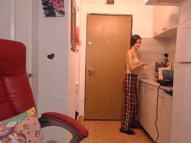 Simyhvn live cam on BongaCams