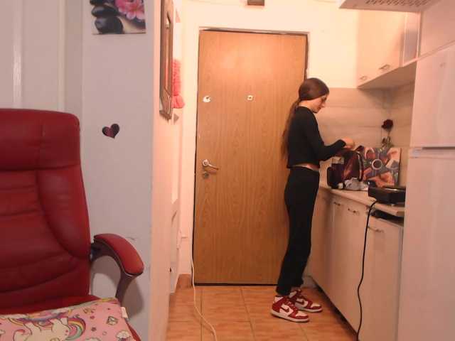 Simyhvn live cam on BongaCams