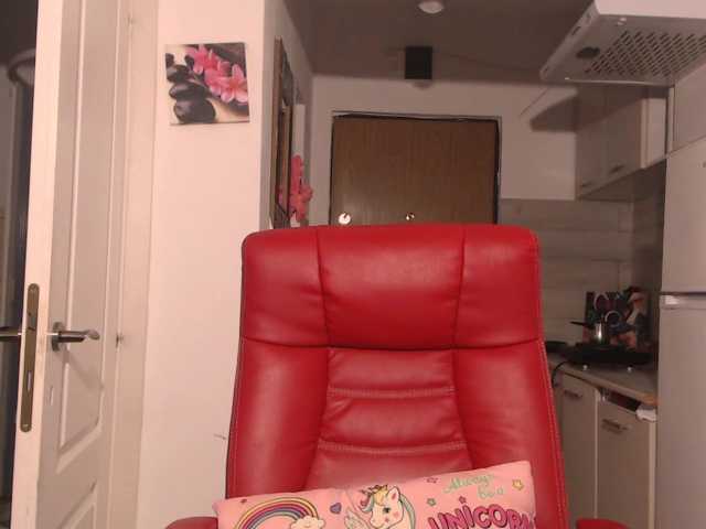 Simyhvn live cam on BongaCams