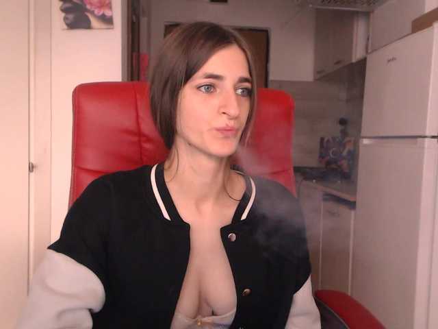 Simyhvn live cam on BongaCams