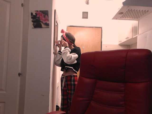 Simyhvn live cam on BongaCams