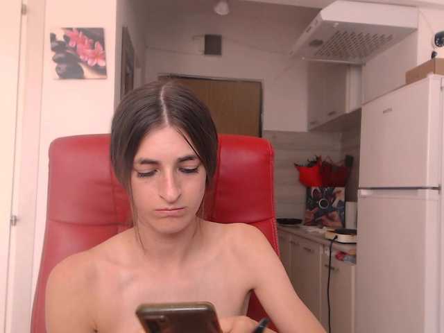Simyhvn live cam on BongaCams