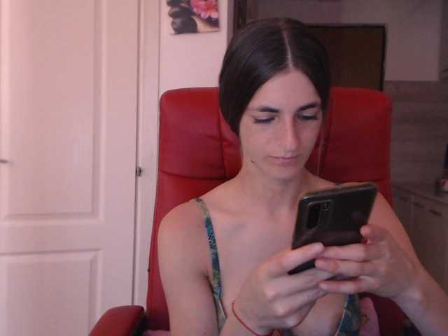 Simyhvn live cam on BongaCams