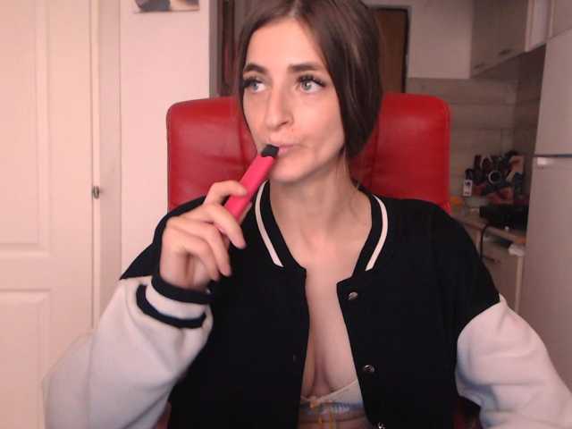 Simyhvn live cam on BongaCams