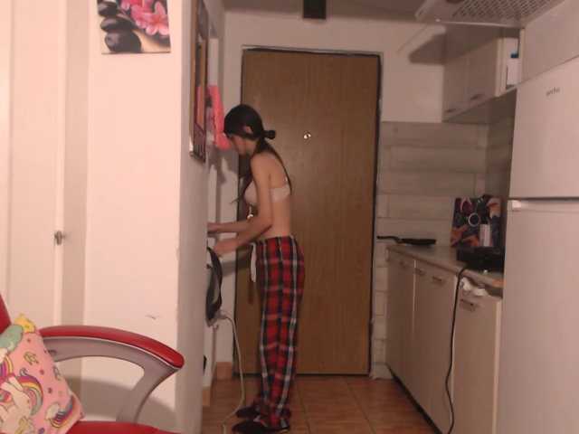 Simyhvn live cam on BongaCams