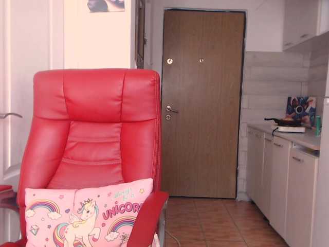 Simyhvn live cam on BongaCams