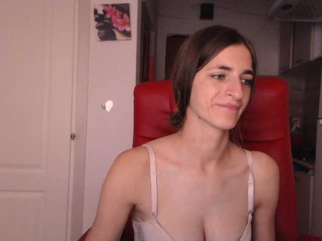 Simyhvn live cam on BongaCams