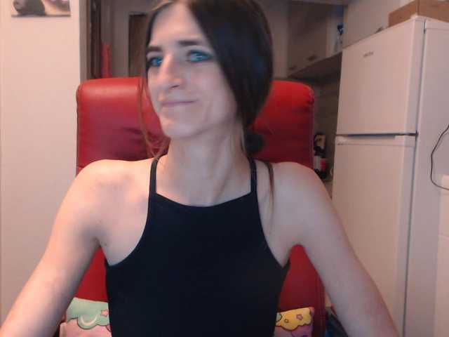 Simyhvn live cam on BongaCams