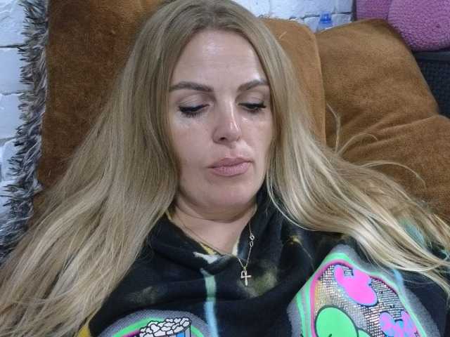 AngelAlone, live now on BongaCams