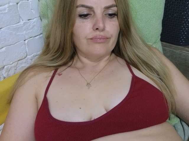 Angel_girllovemy live cam preview