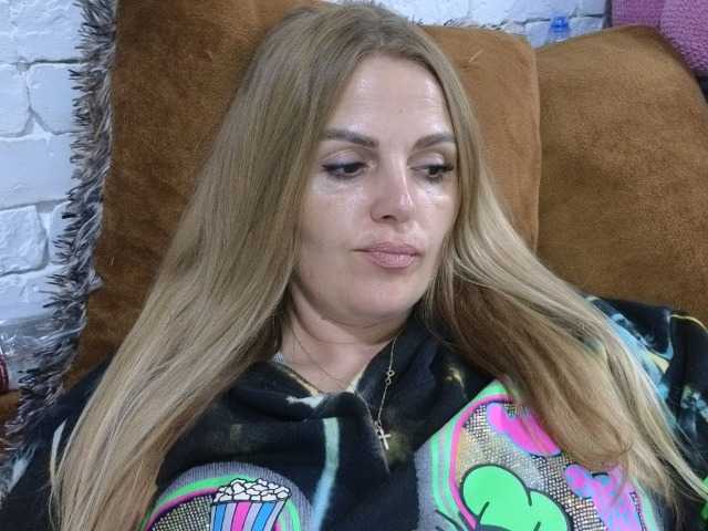 AngelAlone, live now on BongaCams