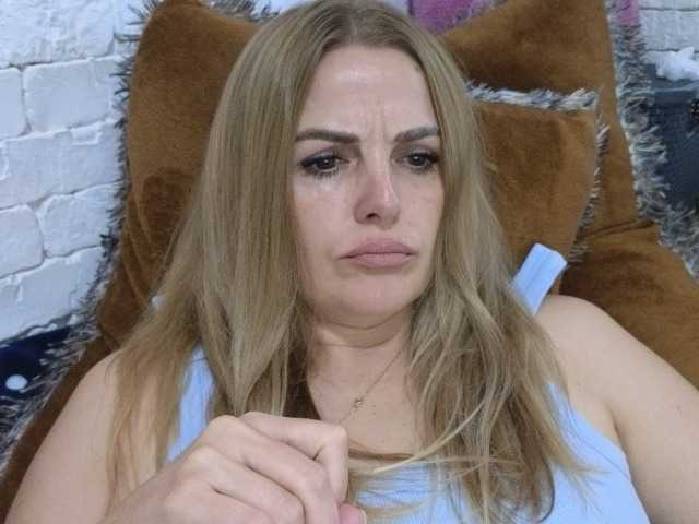 AngelAlone, en directo ahora en BongaCams