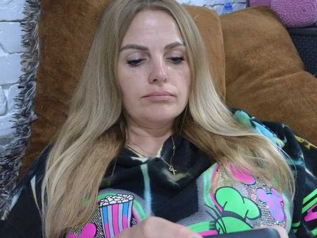 AngelAlone, live now on BongaCams