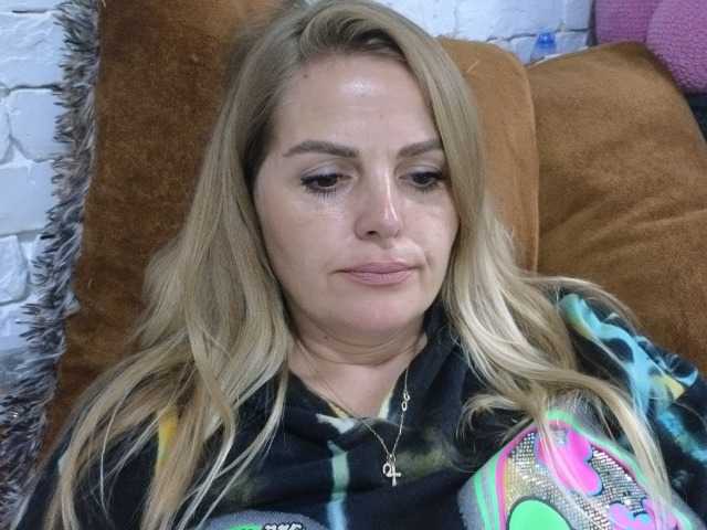 AngelAlone, en directo ahora en BongaCams