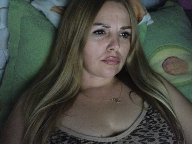 AngelAlone, en vivo ahora en BongaCams