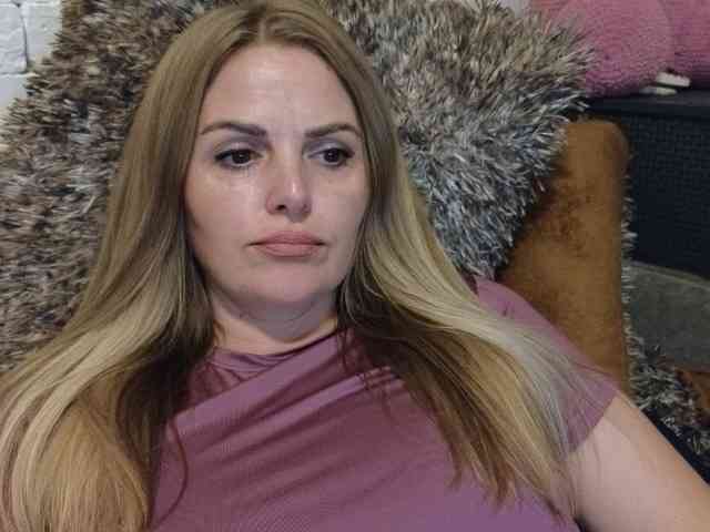 Angel_girllovemy webcam