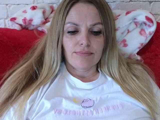 Angel_girllovemy webcam