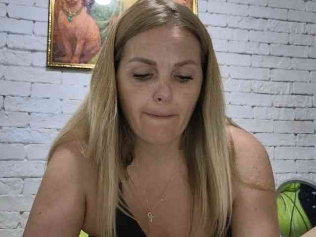 Angel_girllovemy webcam