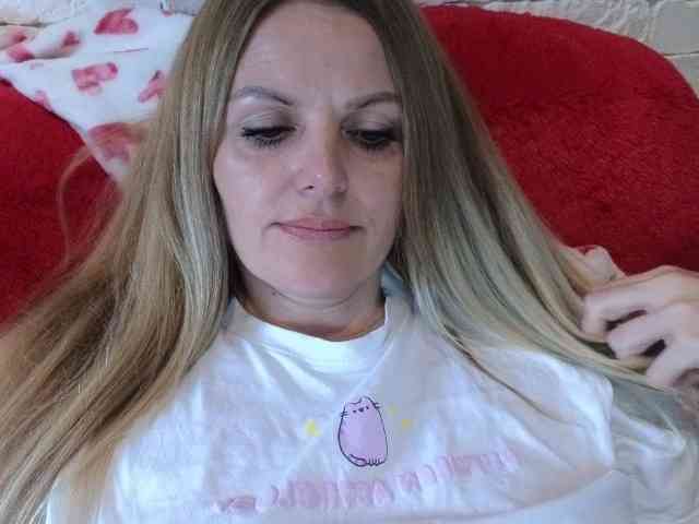 Angel_girllovemy webcam