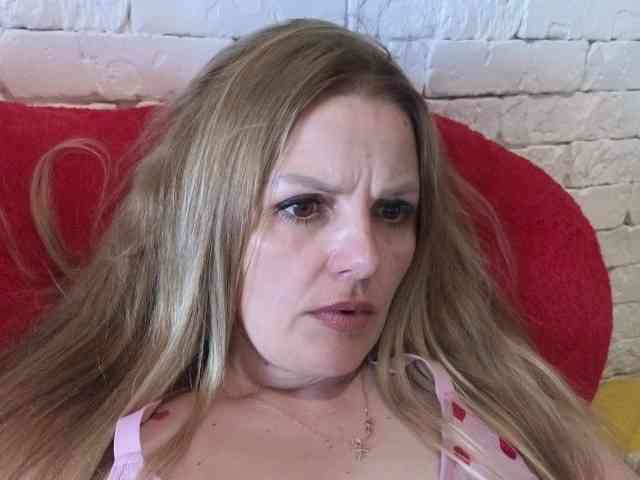 AngelAlone Live Webcam on BongaCams