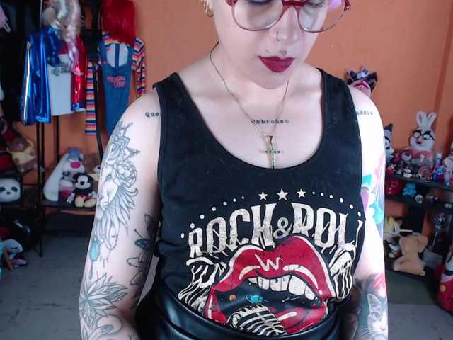 le modèle MissMia est en webcam porno dans un show sur le site bongacams, il possède les tags suivants: Latino/Hispanic,Redhead,Hairy