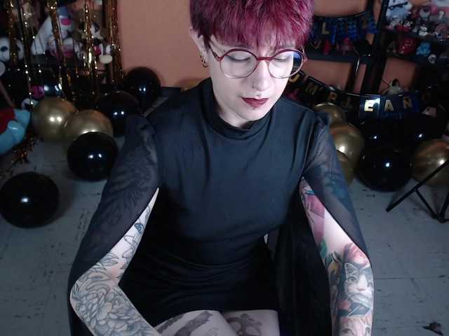 MiaJhons live cam on BongaCams