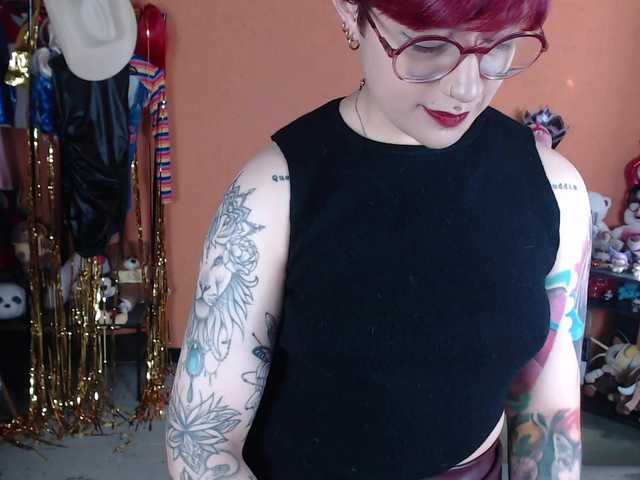 MiaJhons live cam on BongaCams