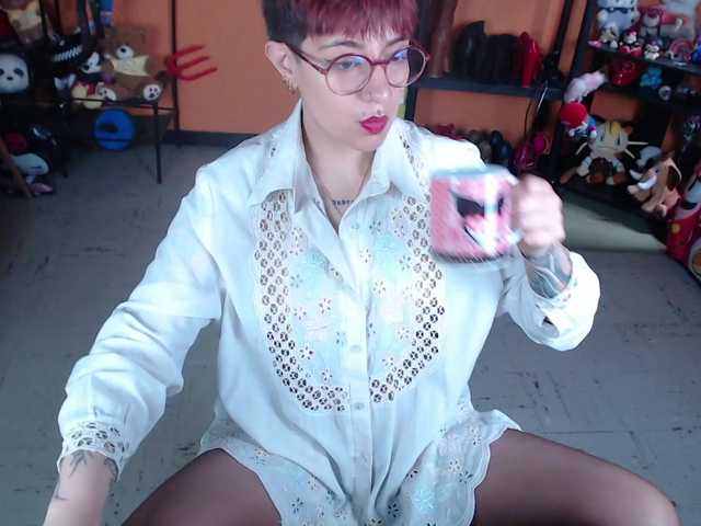 MiaJhons live cam on BongaCams