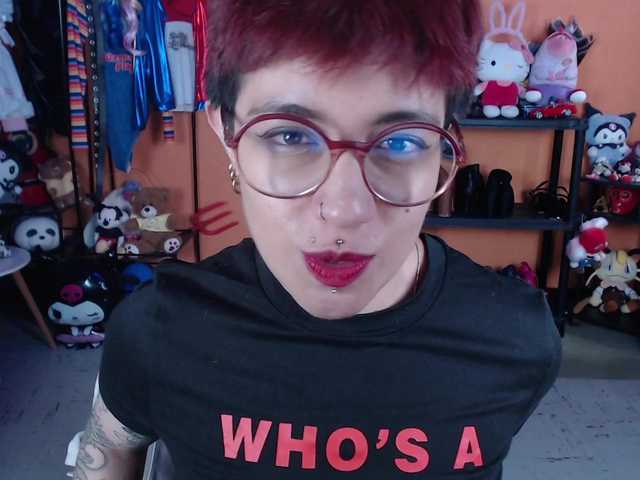 MiaJhons live cam on BongaCams