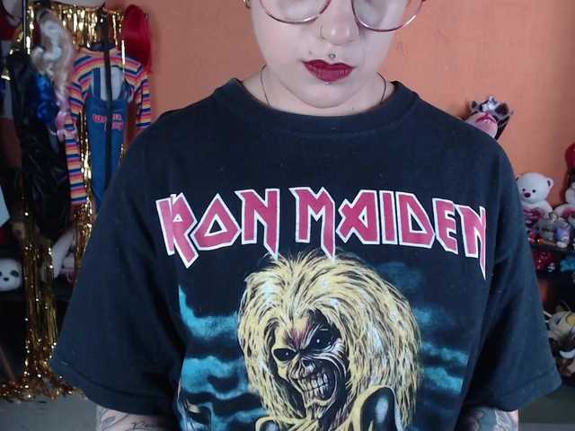 MiaJhons – currently Offline