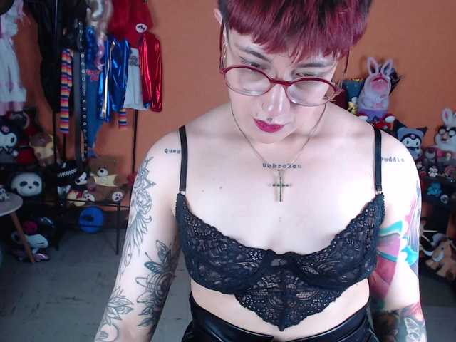 MiaJhons live cam on BongaCams
