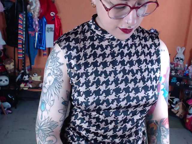 MiaJhons live cam on BongaCams
