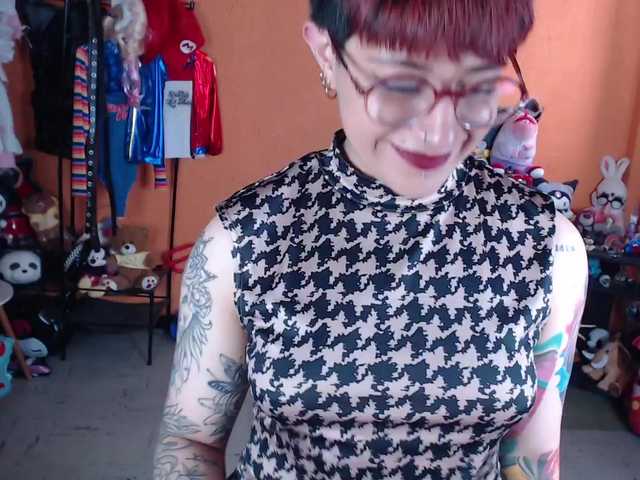 MiaJhons live cam on BongaCams