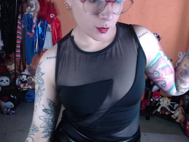 MiaJhons live cam on BongaCams