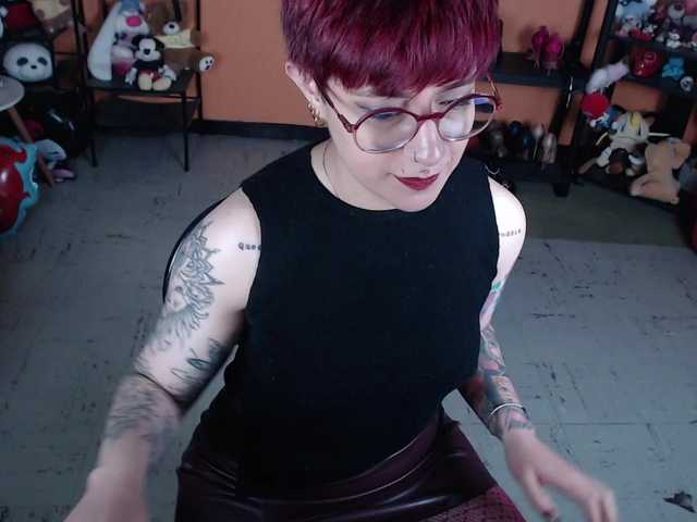 le modèle MissMia est en webcam porno dans un show sur le site bongacams, il possède les tags suivants: Latino/Hispanic,Redhead,Hairy