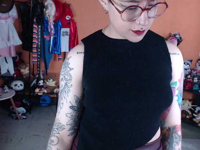 MiaJhons live cam on BongaCams