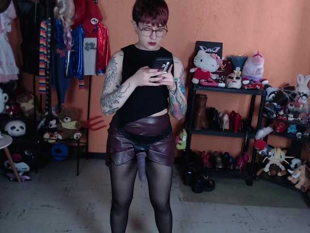MissMia live webcam show