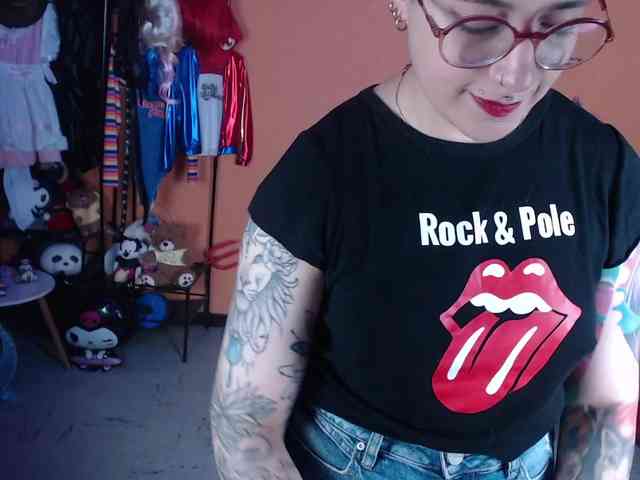 MissMia webcam