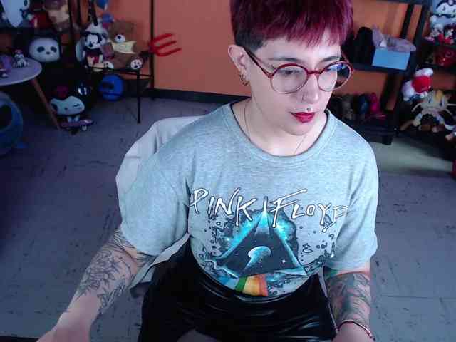 MissMia webcam