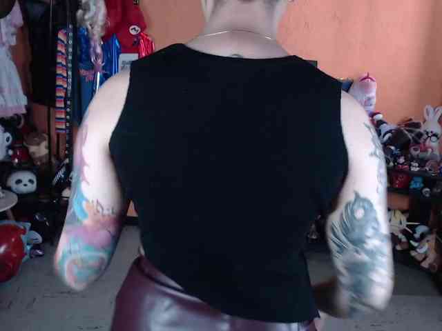 MissMia webcam