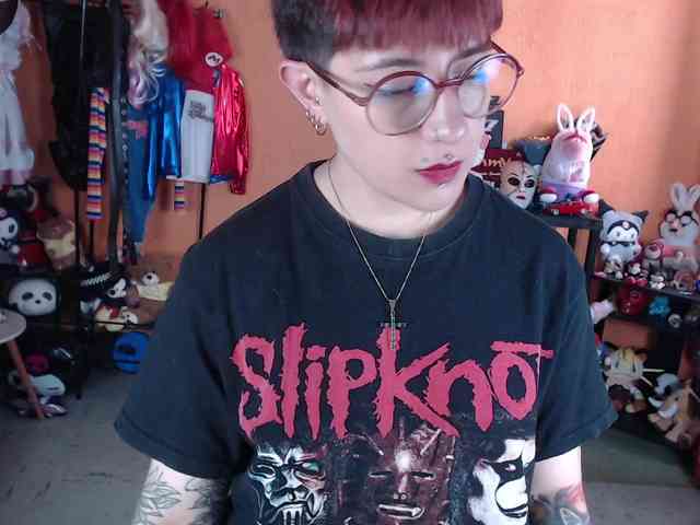 MissMia webcam