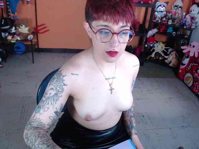 MissMia webcam