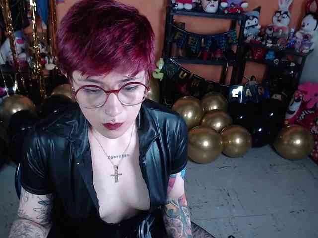 MissMia webcam